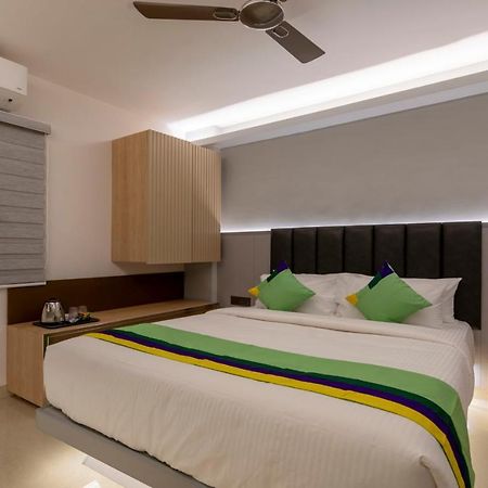Treebo Premium D Consulate Hotell Hyderabad Exteriör bild
