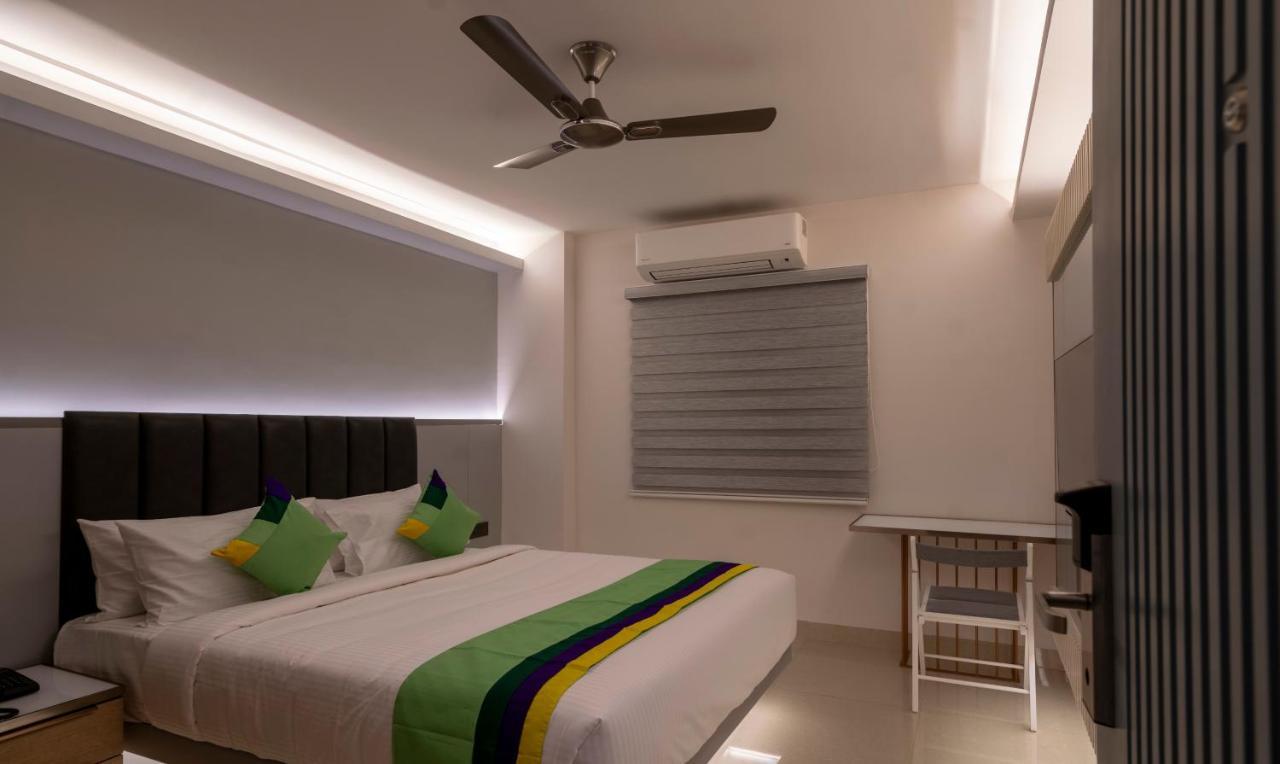 Treebo Premium D Consulate Hotell Hyderabad Exteriör bild