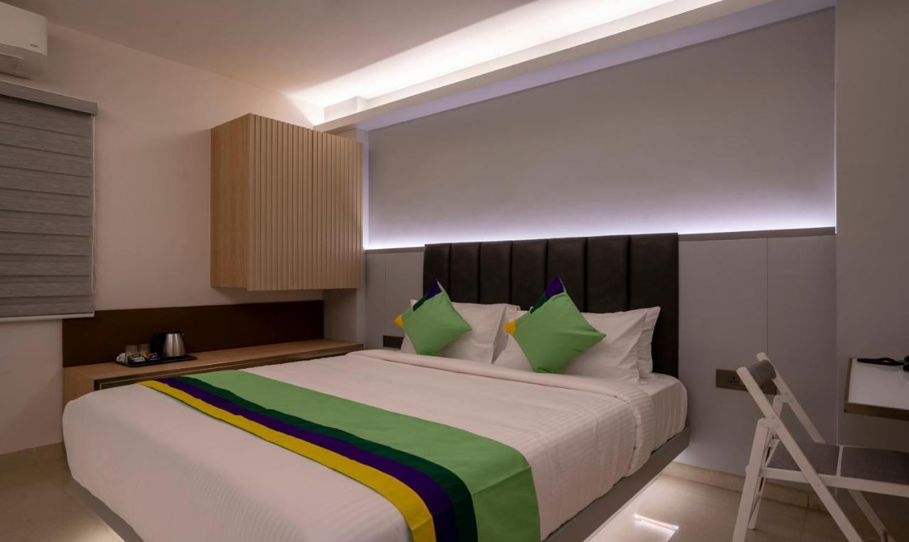 Treebo Premium D Consulate Hotell Hyderabad Exteriör bild