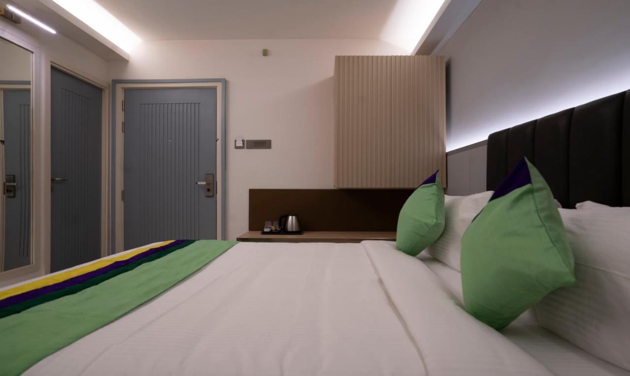 Treebo Premium D Consulate Hotell Hyderabad Exteriör bild