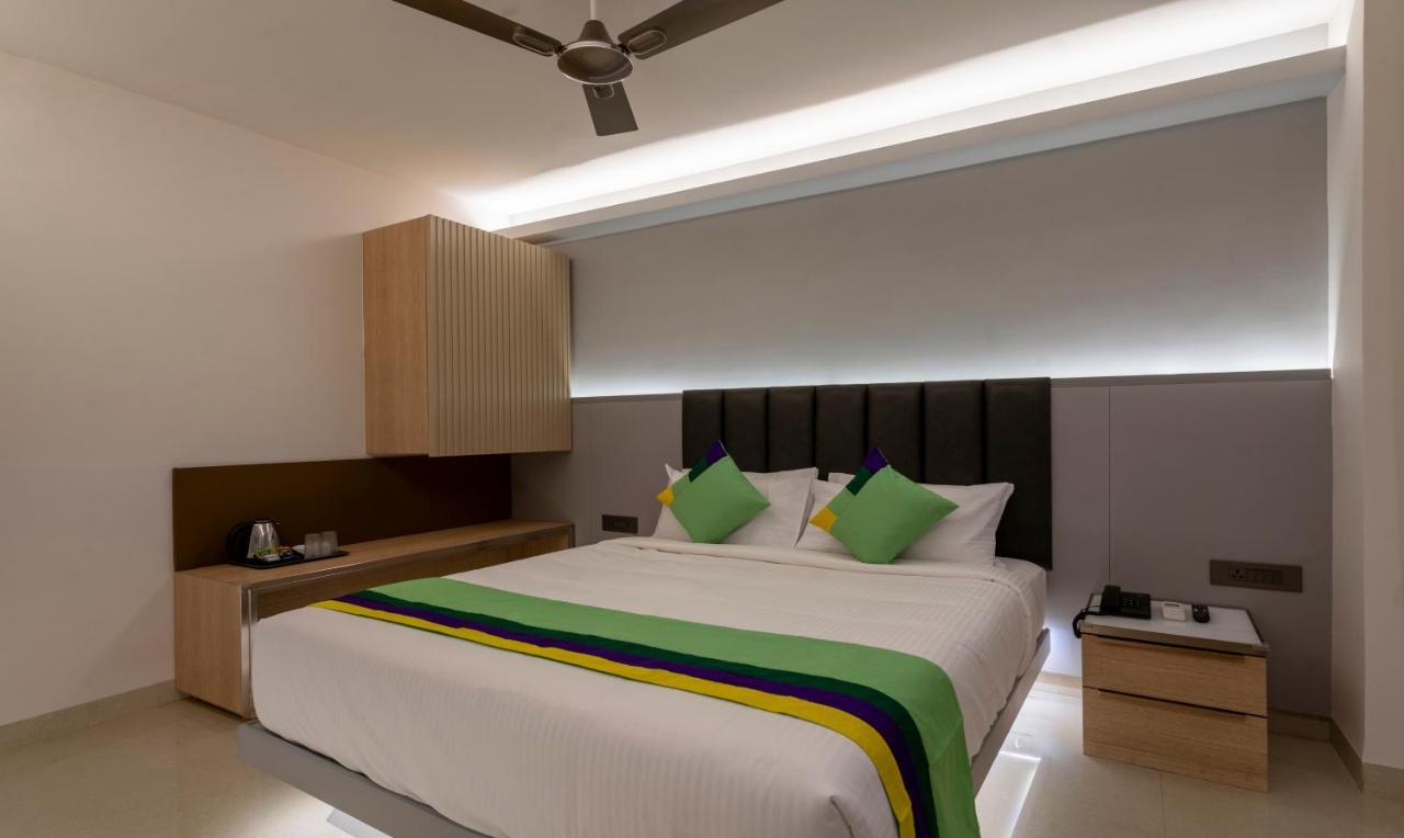 Treebo Premium D Consulate Hotell Hyderabad Exteriör bild